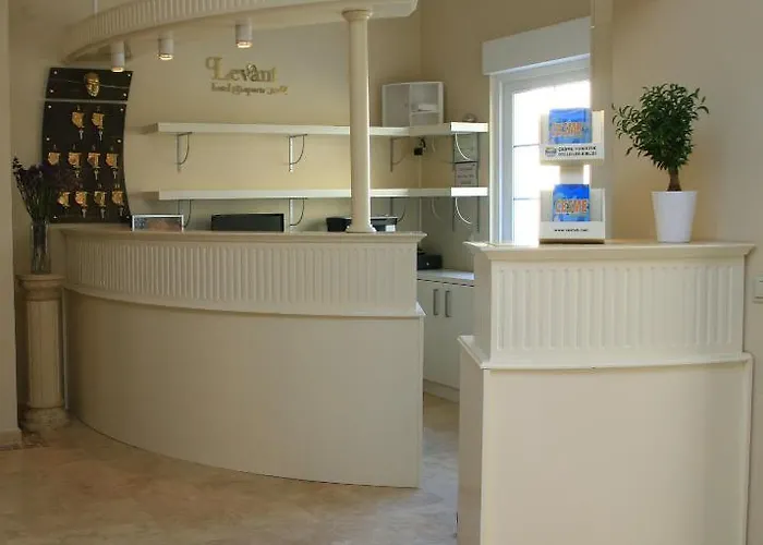 Levant & Lägenhet *