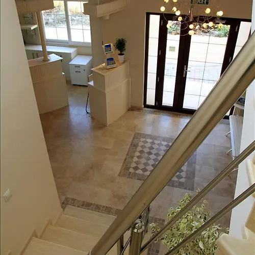 Apartament Levant & *